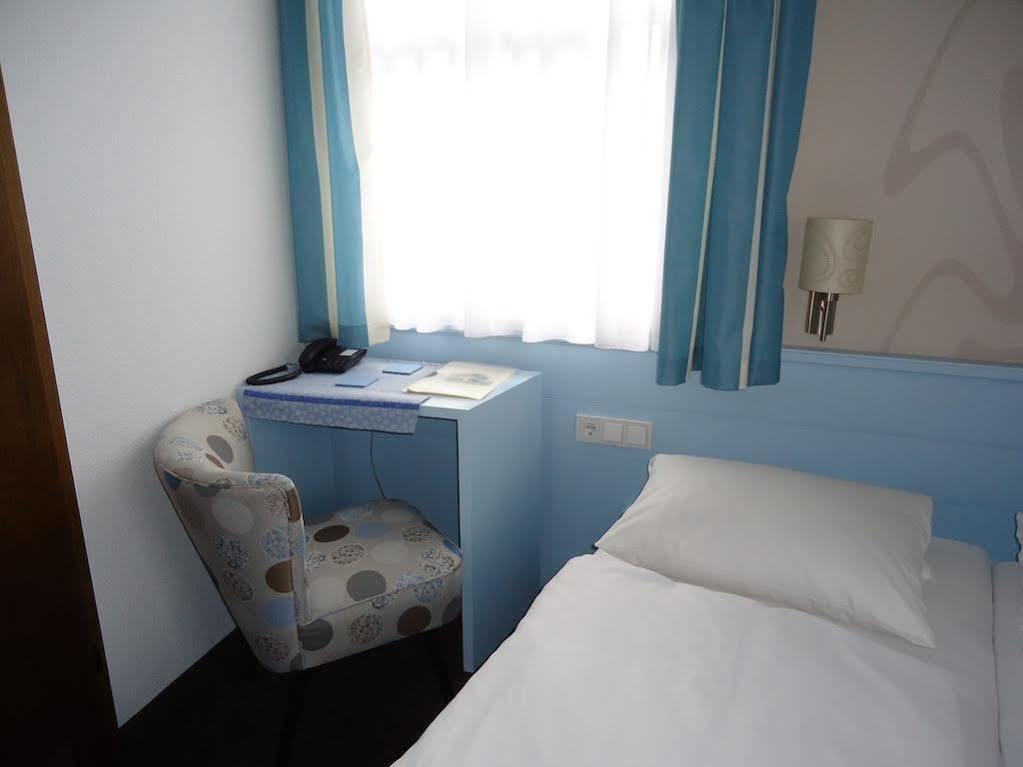 Hotel Koenigsaecker フリードリヒスハーフェン エクステリア 写真