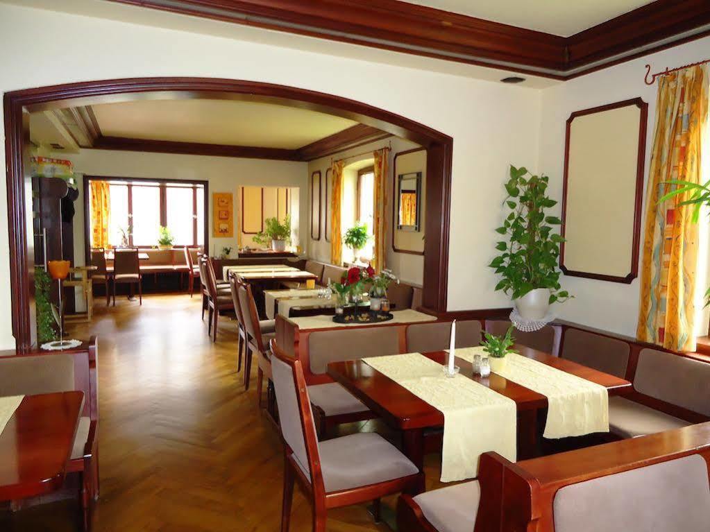 Hotel Koenigsaecker フリードリヒスハーフェン エクステリア 写真