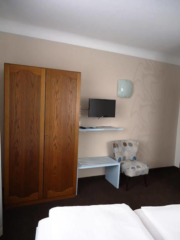 Hotel Koenigsaecker フリードリヒスハーフェン エクステリア 写真